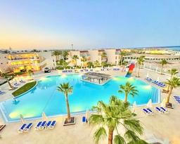 Ivy Cyrene Island Resort