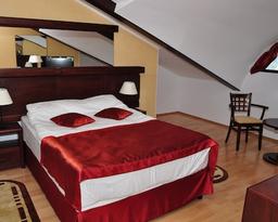 Hotel Valea cu Pesti