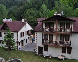 ABANT DORT MEVSİM KONAĞI HOSTEL