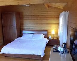 Mountain Breeze Lodge & Resort