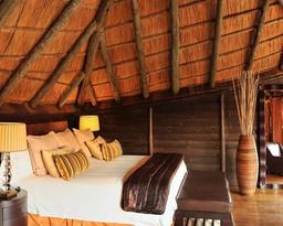 Serena Mivumo River Lodge