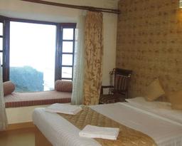 Country Club Valley Vista