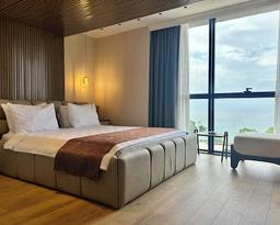 Ayatoure Hotel