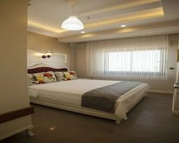 Lion Park Suites & Residence Hotel