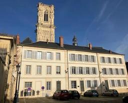 Appartement Montagnon - Les Suites Du Palais - Classe 4 Etoiles, Parking Prive, Vue Cathedrale, 3 Chambres, Primo C0Nciergerie