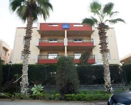 The Villa 604 Powered by look