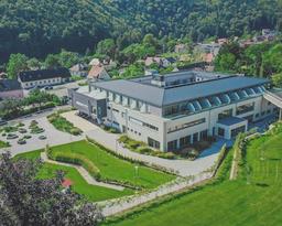 Nuhr Medical - Hotel & Restaurant