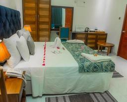 Royal Reach Udawalawe