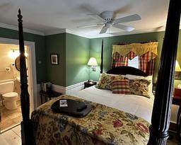 Phineas Swann Inn & Spa