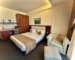 Midtown Hotel & Suites