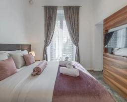 Starlight Luxury Suites