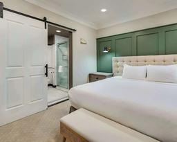 Hyatt Place Newark-Main Street