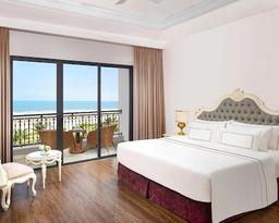 Melia Vinpearl Cua Hoi Beach Resort